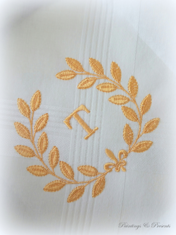 Voorspellen oud evenwicht Geborduurde zakdoek wit met krans/franse lelie en letter/initialen/monogram  in goud | Geborduurde zakdoeken | Paintings & Presents