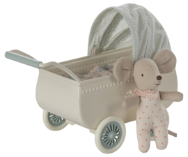 Maileg kinderwagen met babymuis mint