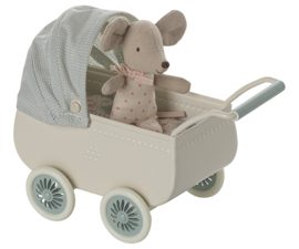 Maileg kinderwagen met babymuis mint