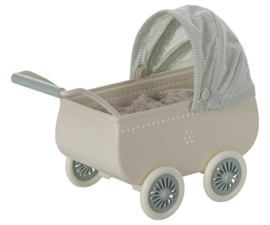 Maileg kinderwagen met babymuis mint