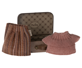 Maileg Knitted blouse and skirt in suitcase, Grandma mouse