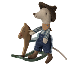 Maileg muis cowboy op hobbelpaard broertje