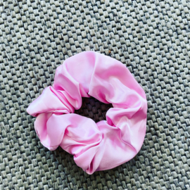 Satijnen scrunchie met licht