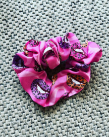 Scrunchie met panter lippen