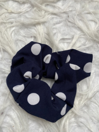 Scrunchie donker blauw witte stip