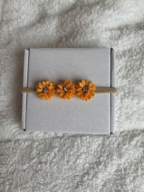 Haarbandje met oranje bloemetjes