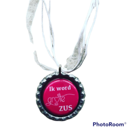 Ketting:ik word grote zus (fuchsia/wit