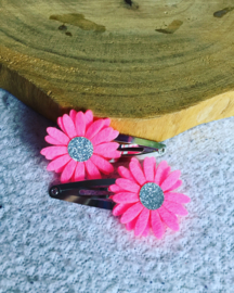 Haarspeldjes met Daisy flowers neon rose/zilver