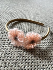 Diadeem met wollen bloemen