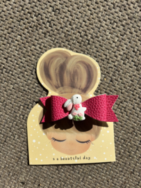 Roze haarstrik met wit konijn