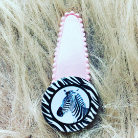 Licht roze haarspeldje met zebra
