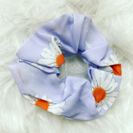 Scrunchie lila met Madeliefje