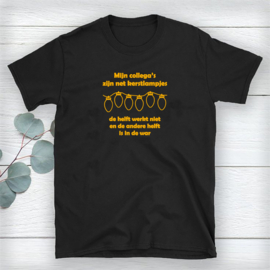 Volwassen T-shirt: Mijn collega’s zijn net kerstlampjes, de helft werkt niet en de andere helft is in de war