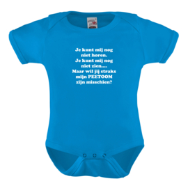 Baby romper: Je kunt mij nog niet horen. Je kunt mij nog niet zien. Maar wil jij straks mijn peetoom zijn misschien?