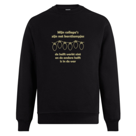 Foute kerst sweater: Mijn collega’s zijn net kerstlampjes, de helft werkt niet en de andere helft is in de war
