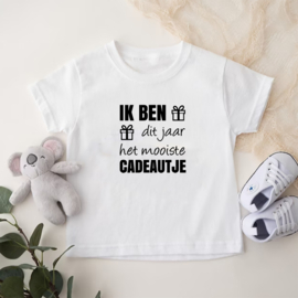 Kinder T-shirt: Ik ben dit jaar het mooiste cadeautje