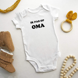 Baby romper: Ik pas op oma