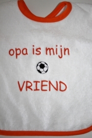 Opa is mijn voetbal vriend