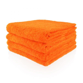 Oranje badlaken met naam geborduurd