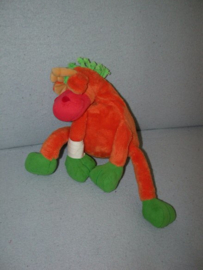 AJ-1297  Happy Horse giraffe met verband om poot - 23 cm