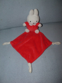 K-195  Tiamo Nijntje met kroeldoekje