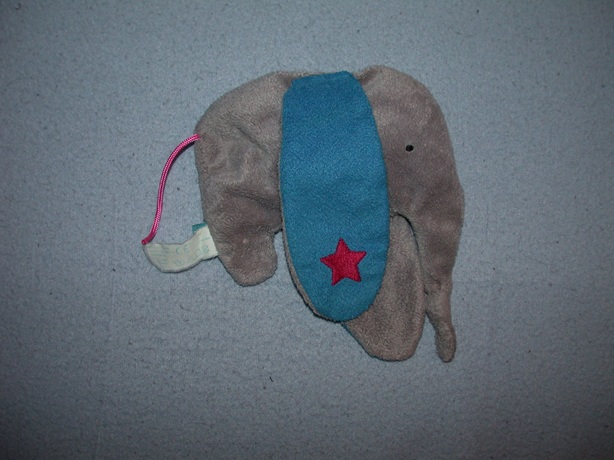 KP-1982  Lief! Lifestyle kroeldoekje olifant
