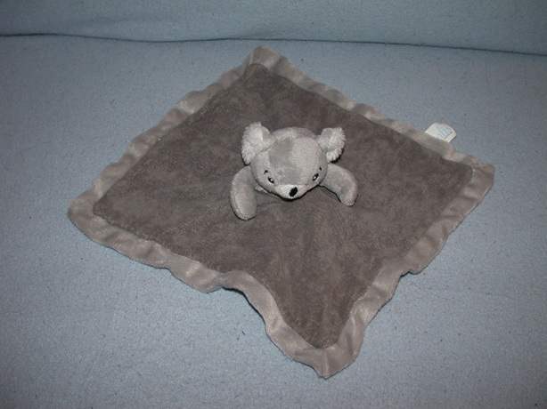 B-1420  Natalis kroeldoek koala - geborduurde neus!