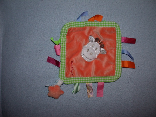 AJ-775  Bambino labeldoekje giraffe