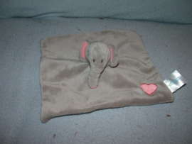 KP-1702  Babylove kroeldoekje olifant