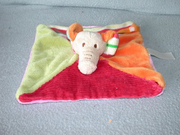 KP-1193  Happy Horse kroeldoekje olifant Gaby tuttle