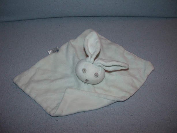 K-1175  Bambino kroeldoekje konijn, wit