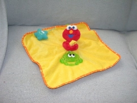 PS-978  Sesamstraat kroeldoek Elmo