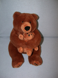 B-2072  ZD Trading/Action beer met kleintje - 29 cm