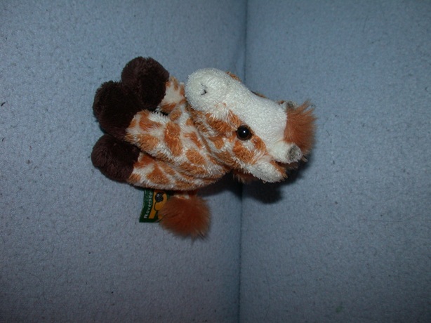 AJ-1861  Ravensden/Suma Collection giraffe - 14 cm