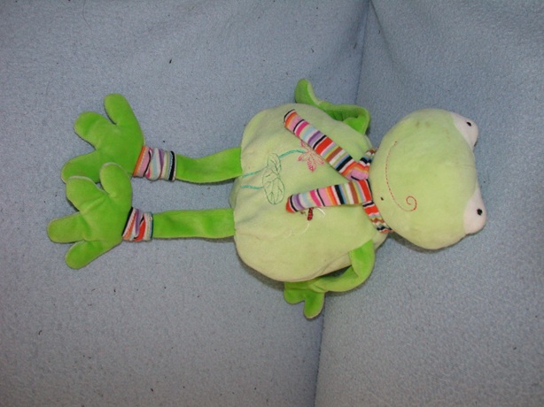 KP-1895  Kids Globe Plush kikker - 29 cm