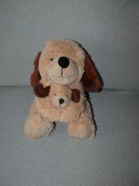H-873  Nicotoy hond met kleintje - 22 cm