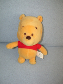 B-2328  Sambro Winnie de Poe met geluid - 21 cm