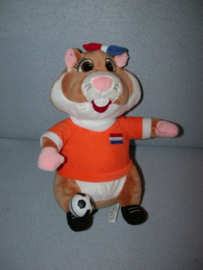 AJ-1776  Albert Heijn hamster als voetballer - meisje - 27 cm