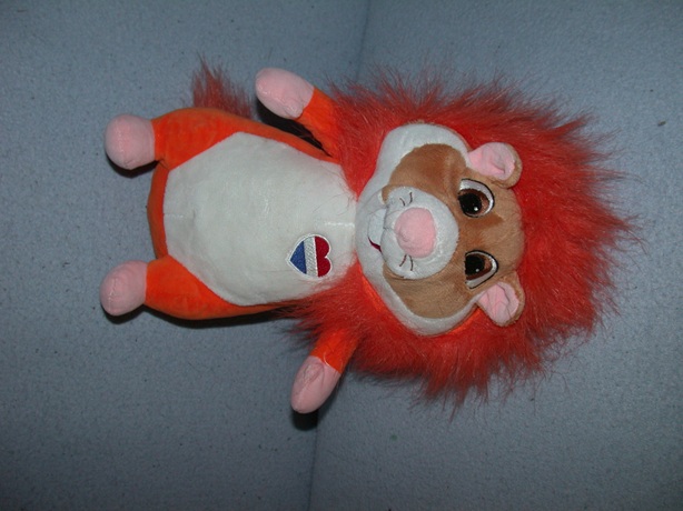 AJ-1417  Albert Heijn hamster voetballeeuw - 25 cm