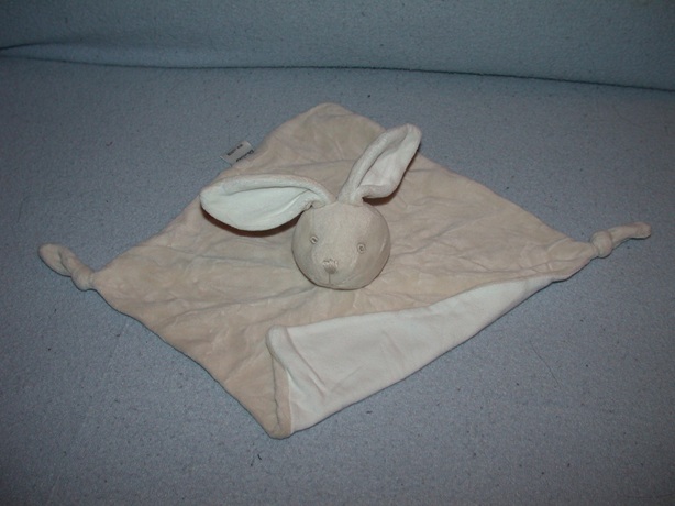 K-663  Bambino kroeldoekje konijn, beige