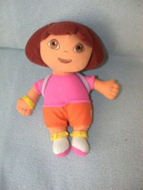 PS-882  Nanco/PMS pop Dora met rugzak - 25 cm