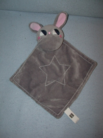 K-1366  Hema kroeldoekje konijn