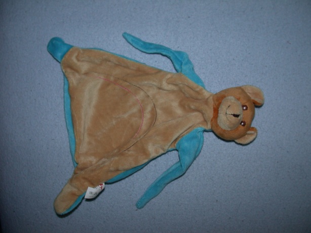 B-1845  Toi-Toys kroeldoekje beer, lange armen