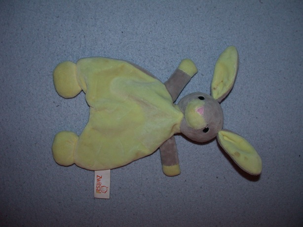 K-1250  Zwitsal kroeldoekje/tutpopje konijn