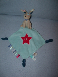 H-1303  Lief! LIfestyle hondje met kroeldoekje