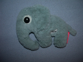 KP-2545  Done by Deer olifant Elphee - 18 x 21 cm