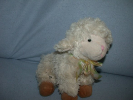 QZ-1210  Toys schaap met strikje - 23 x 25 cm