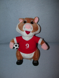 AJ-1690  Albert Heijn hamster als voetballer - 27 cm