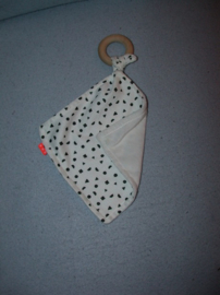 PS-1517  Hema kroeldoekje met bijtring