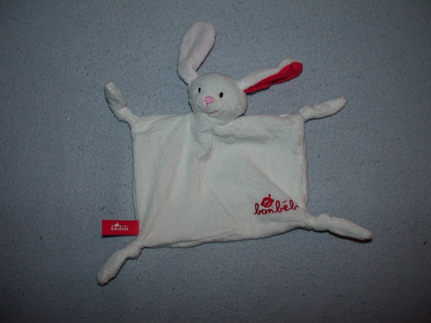 K-1053  Bonbebe kroeldoekje konijn